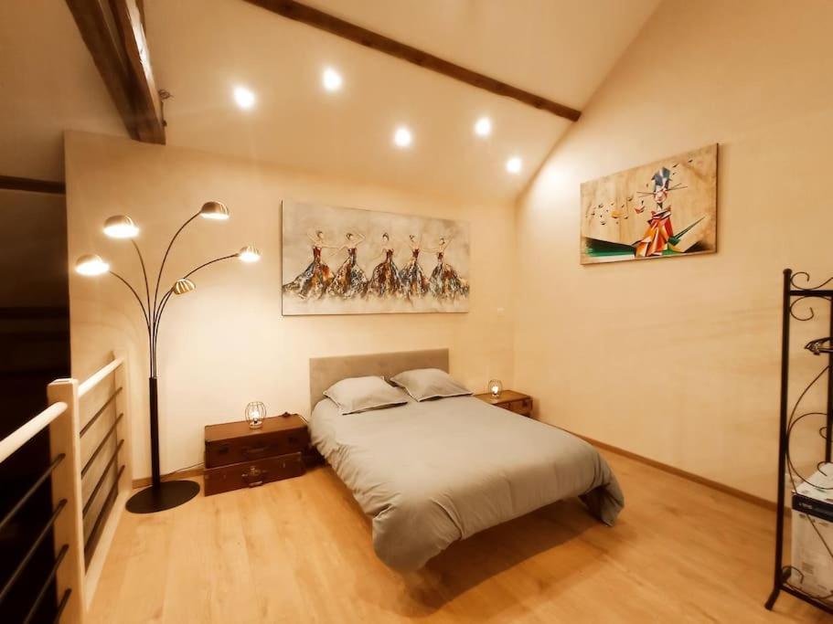 Ferienhaus La Grange De Marie A St Angel - Magnifique Grange Renovee En Loft Pour 1 A 6 Pers
